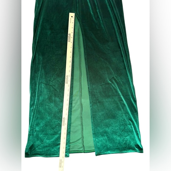 Club L London Women’s Bottle Emerald Green Velvet Plunge Neck Twist Maxi Dress 8 - Picture 7 of 11